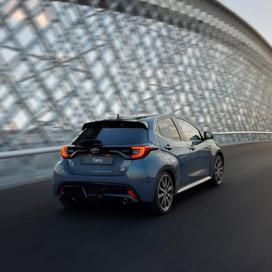 YARIS HYBRIDE (3)