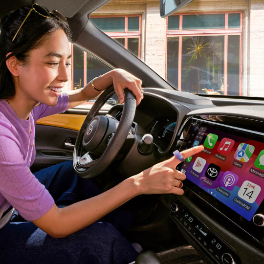 Intérieur Toyota Aygo X 2026 avec technologie embarquée et confort passager